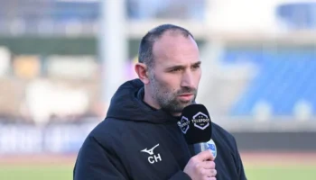 Xavier Gravelaine souligne l&rsquo;importance de l&rsquo;entraîneur Cédric Hengbart à Avranches