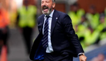 La Premiership écossaise reprend avec McInnes apportant une nouvelle dynamique à la rivalité Old Firm