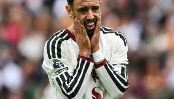 Carrick défend Fernandes et critique les critiques &lsquo;paresseuses&rsquo; de Manchester United