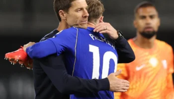 Chelsea débute bien sous Xabi Alonso malgré des lacunes défensives
