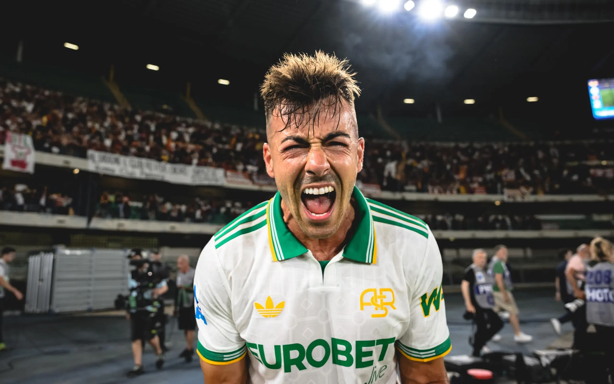 Stephan El Shaarawy of Roma celebrates after scoring