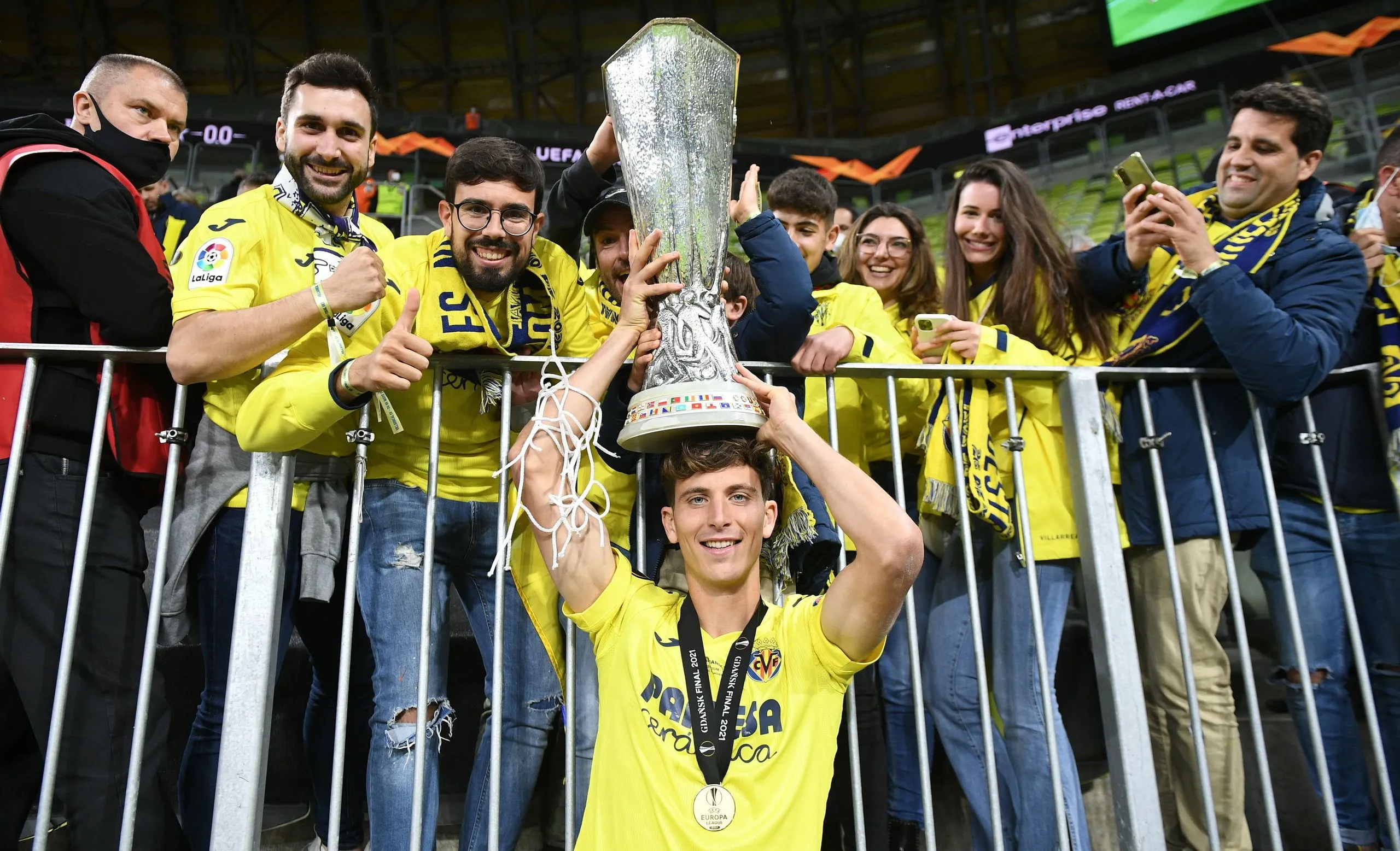 Pau Torres with the Europa League trophy