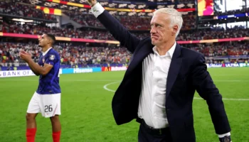 Didier Deschamps critique sa stratégie après la défaite en demi-finale