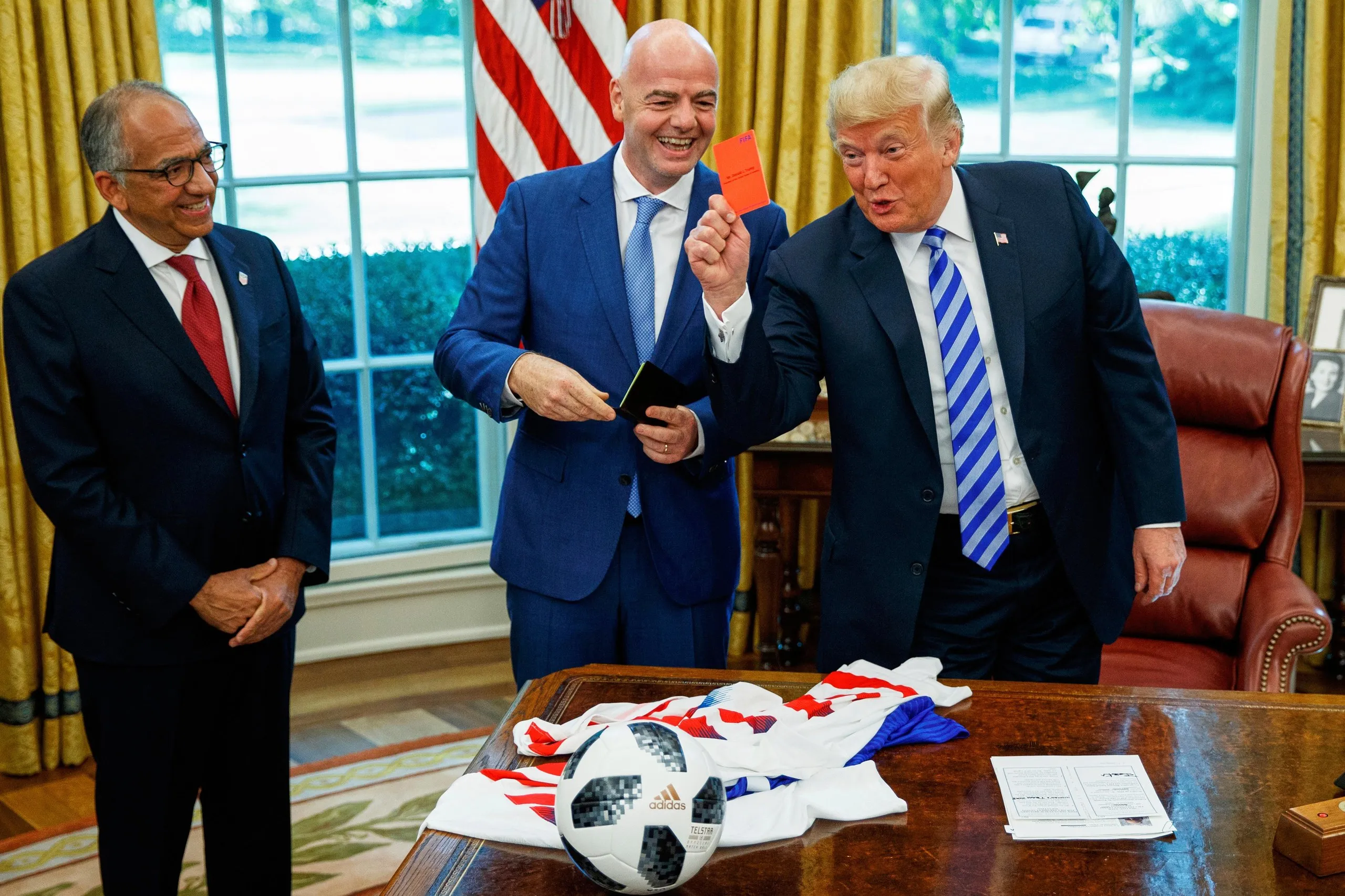 Carlos Cordeiro (left) with Donald Trump and Gianni Infantino in the Oval Office in 2018