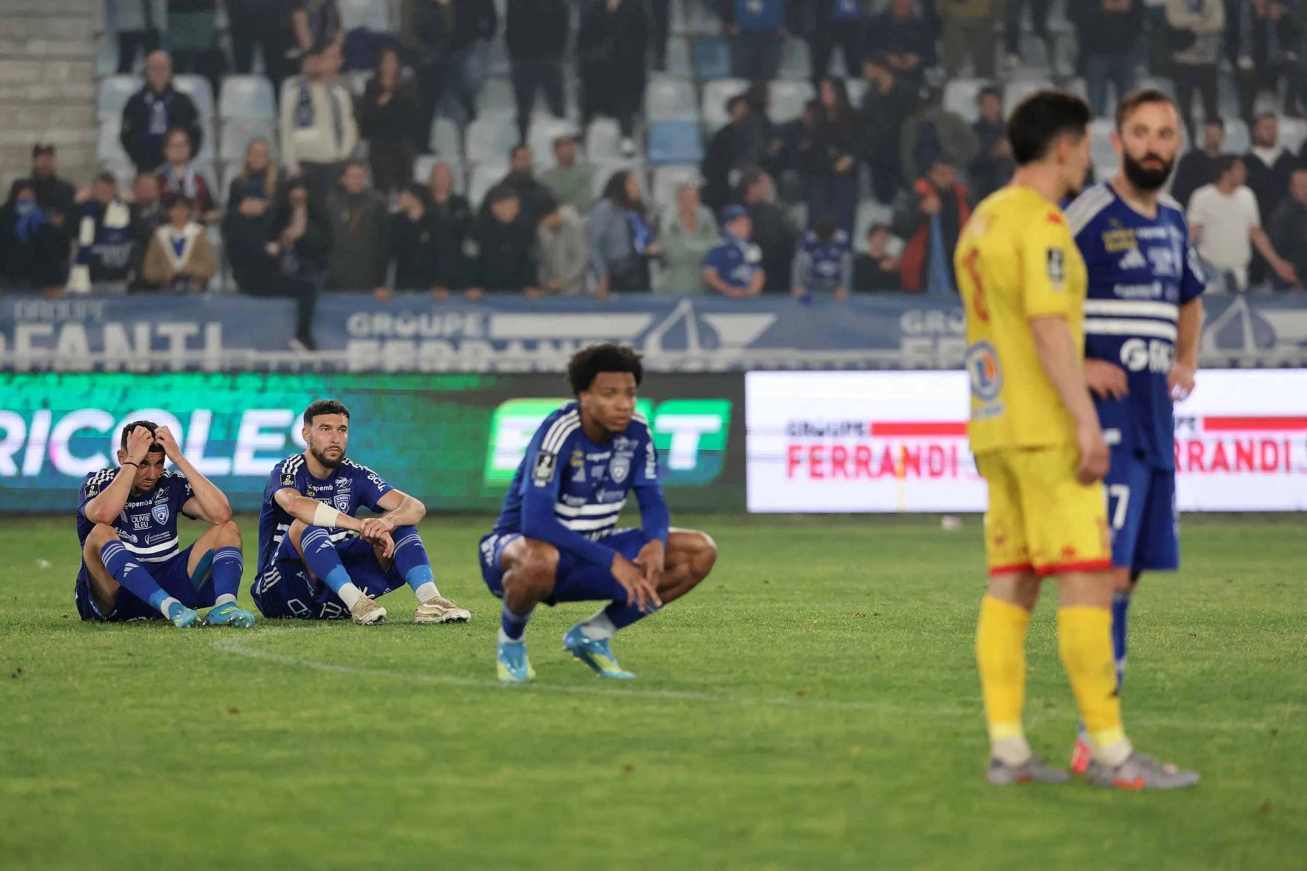 Bastia’s match against Le Mans was abandoned in second-half stoppage time due to trouble in the stands.