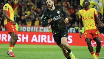 Le PSG remporte son cinquième titre de Ligue 1 contre Lens grâce à Kvaratskhelia