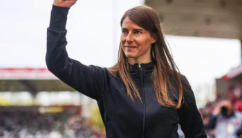 Marie-Louise Eta, première entraîneuse de la Bundesliga, fait ses débuts prometteurs