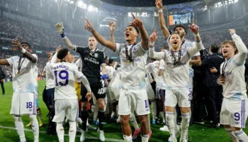 Aston Villa célèbre son histoire tout en visant de nouveaux sommets en Europa League