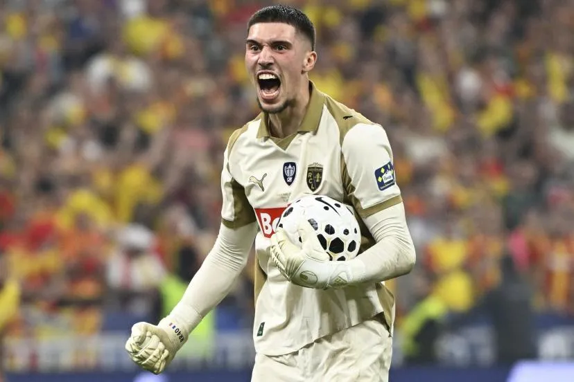 92648.jpg Robin Risser (Lens) après la victoire en finale de la Coupe de France : « On rentre dans l'histoire ! »