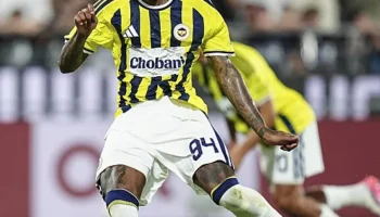 Anderson Talisca rate deux fois le cadre lors du match contre Gençlerbirliği
