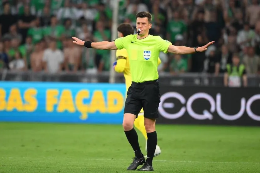 b9c57.jpg « Faire du capitaine un interlocuteur fort et privilégié », Benoît Bastien présente les nouvelles consignes données aux arbitres de Ligue 1 et de Ligue 2