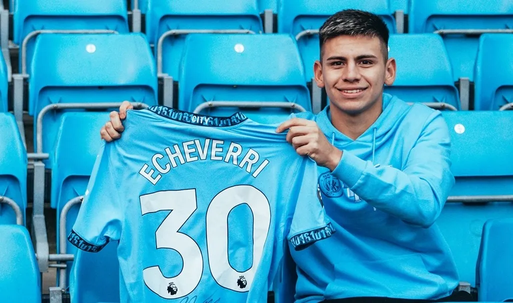 Claudio-Echeverri-Manchester-City.jpg Benfica fecha acordo com Claudio Echeverri: Encarnados negoceiam empréstimo com opção de compra