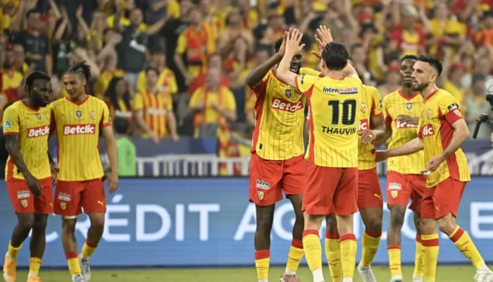 Le RC Lens remporte enfin la Coupe de France après trois échecs