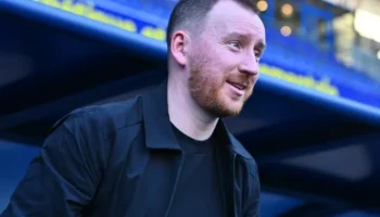 Ian Cathro, nouvel entraîneur des Verts, souhaite un vestiaire francophone