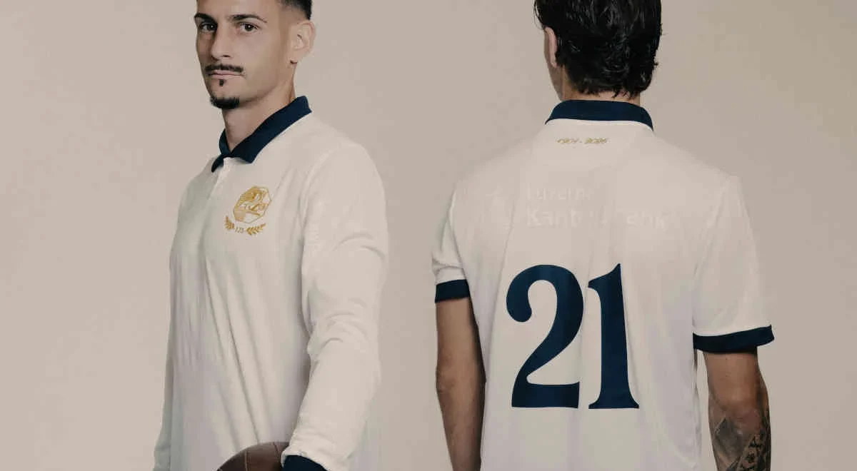 FC-Luzern-Trikot-1200.webp Der FC Luzern stellt sein Jubiläumstrikot in den Fanshop