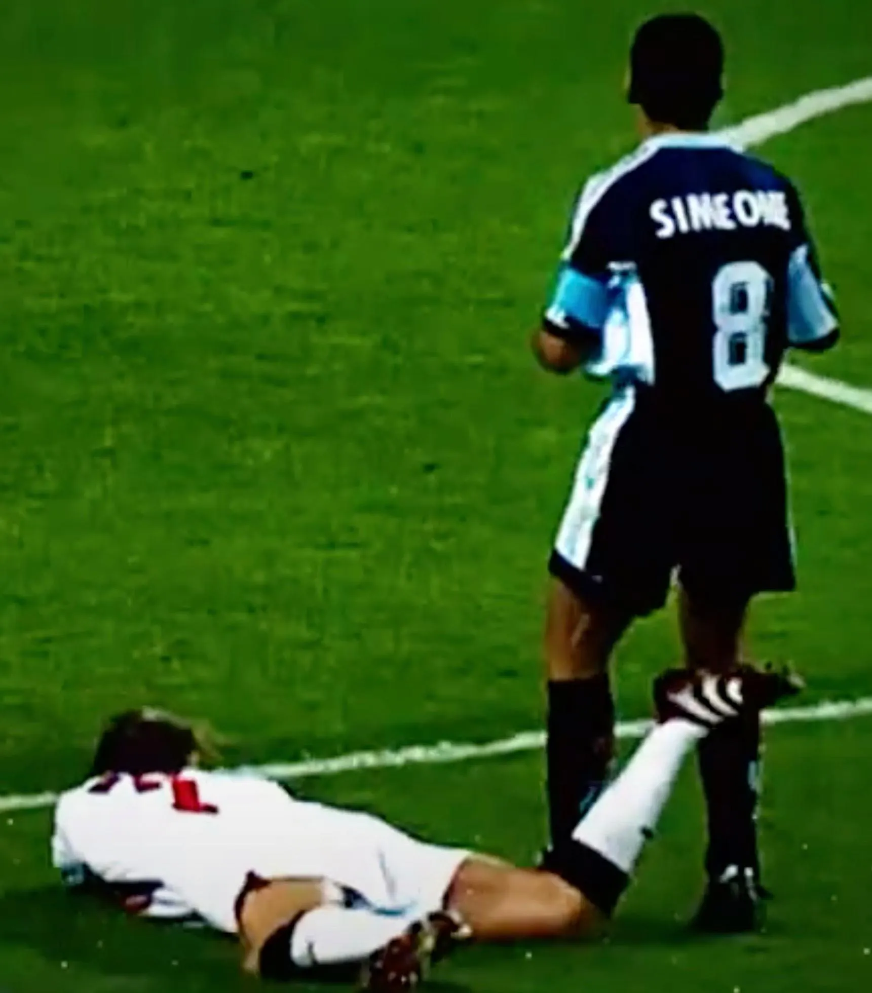David Beckham kicks out at Diego Simeone in England’s 1998 World Cup defeat against Argentina