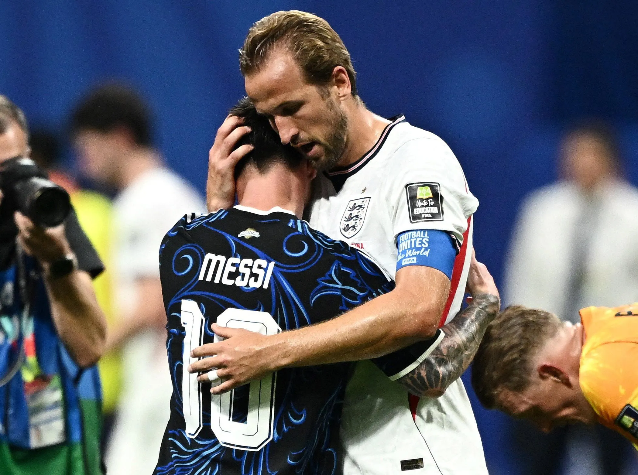 Lionel Messi hugs Harry Kane after the 2026 World Cup semi-final between Argentina and England.