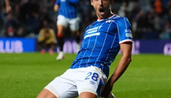 Les Rangers s&rsquo;imposent grâce à Miovski, Celtic maintient son invincibilité