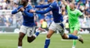 Ainsley Maitland-Niles égalise pour Everton contre Manchester United
