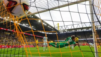 Le football européen : Dortmund s&rsquo;impose encore, Freiburg prend la tête après une victoire écrasante