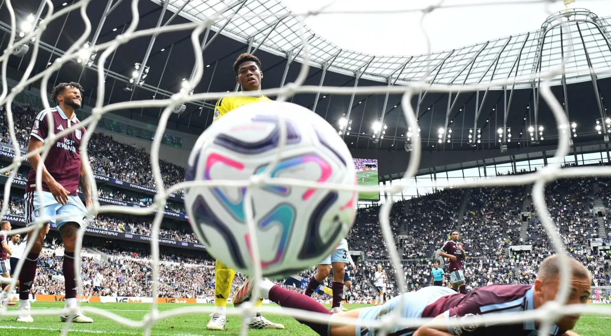 3795.jpg Long-range hits and goals galore: inside the Premier League’s return to chaos | Andrew Beasley