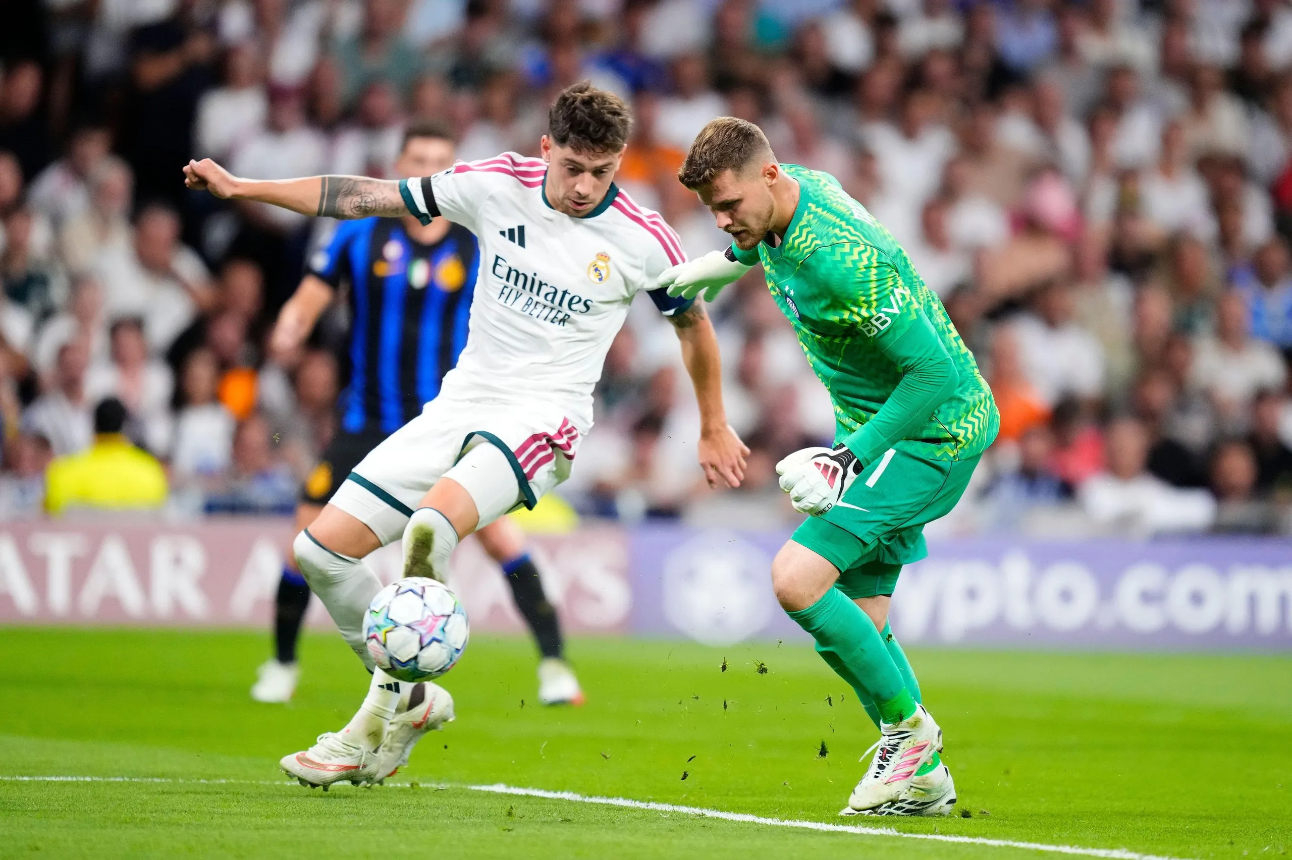 Federico Valverde capitalises on Josep Martinez’s mistake and prods the ball into the Inter goal to double Real Madrid’s lead.