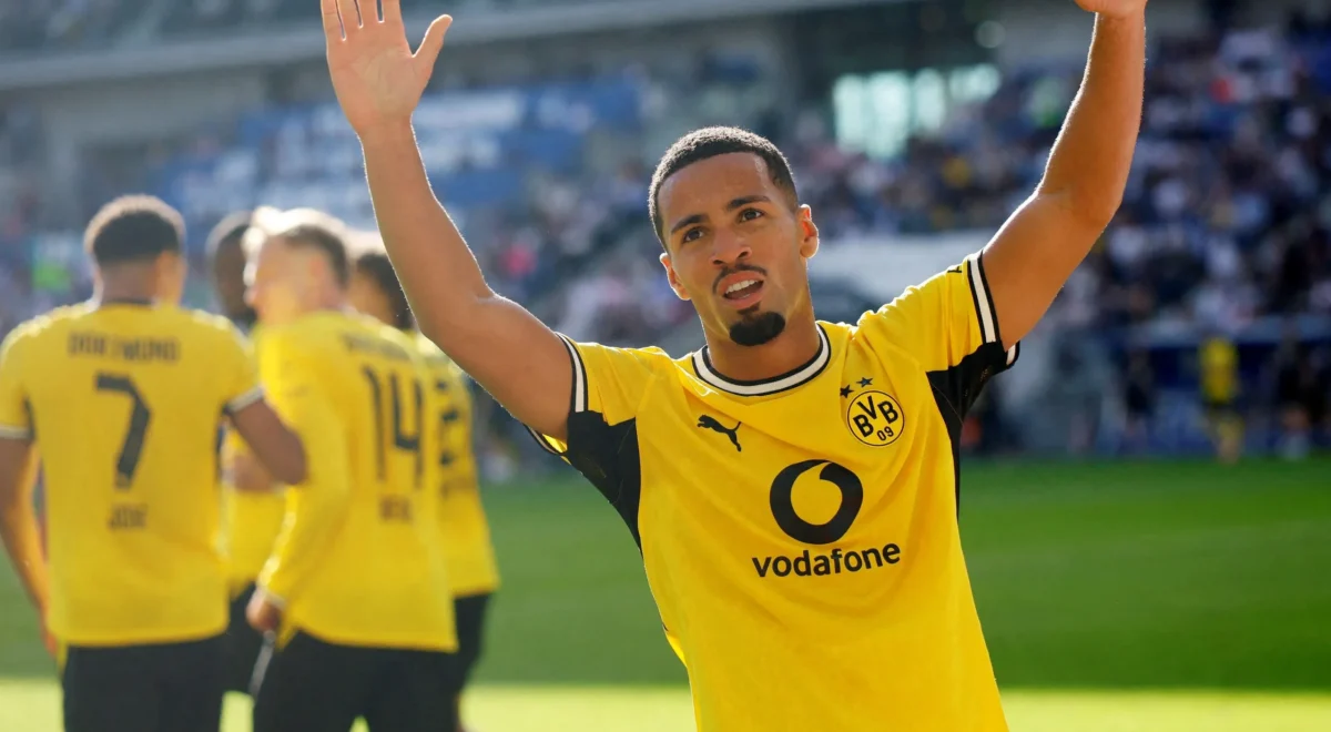 6254.jpg European football: Nwaneri forces late own goal to cap dramatic Dortmund comeback