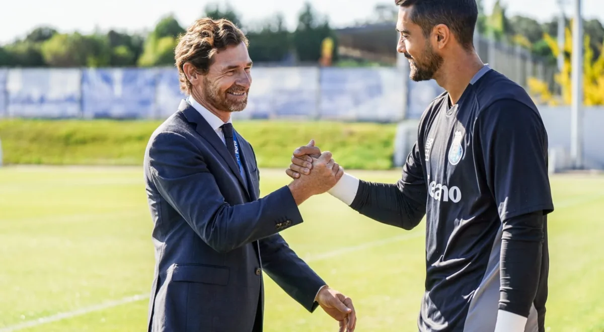 Andre-Villas-Boas-e-Diogo-Costa-FC-Porto.jpeg FC Porto: Oito baixas no treino de preparação para o duelo com o Benfica na Primeira Liga