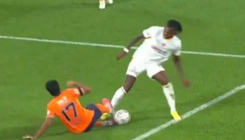 Umut Bozok expulsé, Başakşehir termine le match à 10 contre Galatasaray