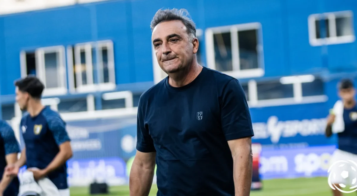 Carlos-Carvalhal-Famalicao.jpg Famalicão sofre derrota diante do AVS SAD em jogo-treino