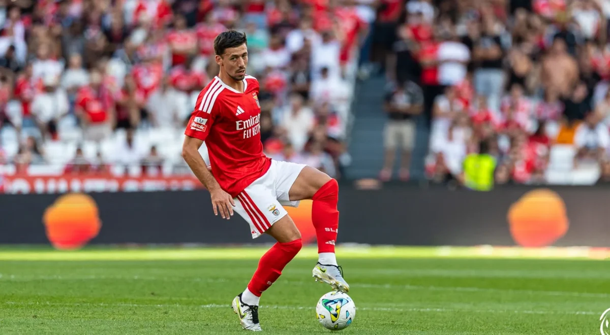 Clement-Lenglet-Benfica.jpg ‘Mea culpa’ após o Clássico: Clément Lenglet pediu desculpa pela expulsão no FC Porto x Benfica