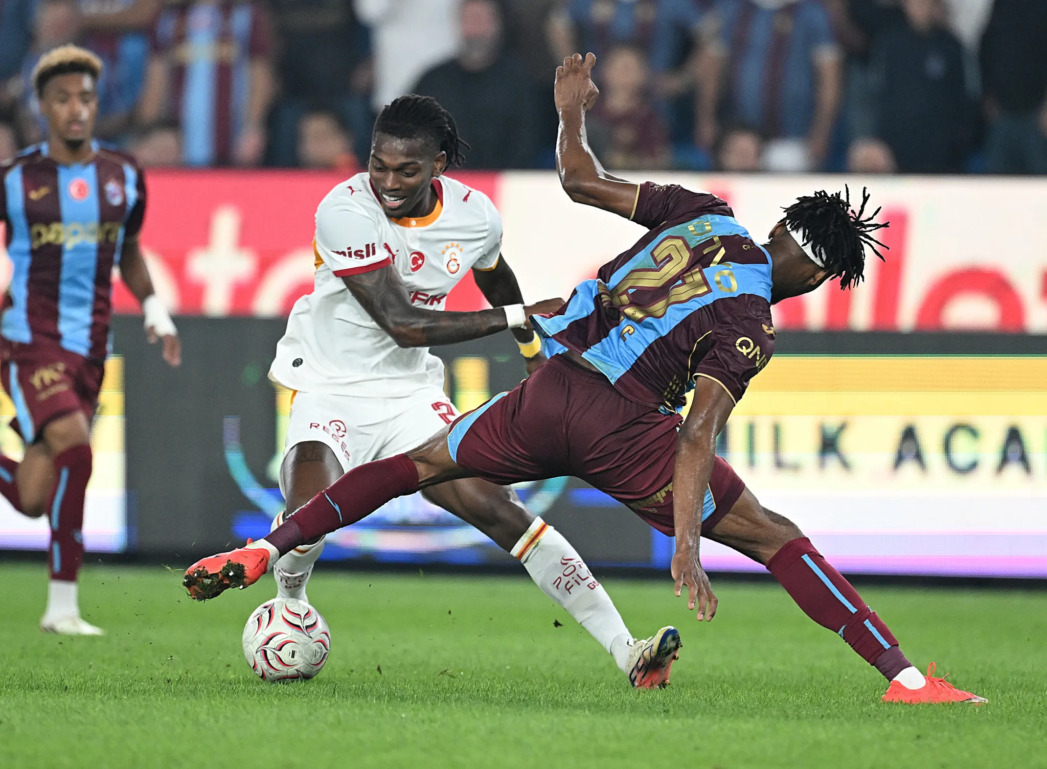 Galatasaray’da Trabzonspor yenilgisi sonrası 35 milyon Euro'luk transfer planı!