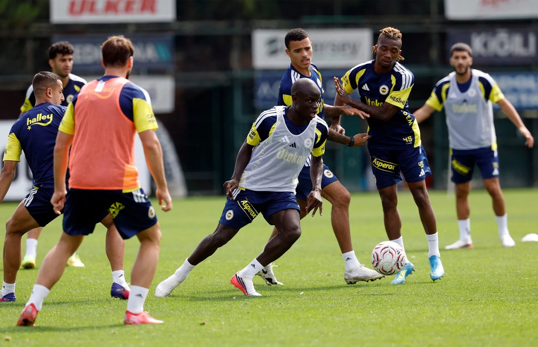 Fenerbahçe'den ayrılmak istiyor! Büyük umutlarla gelmişti