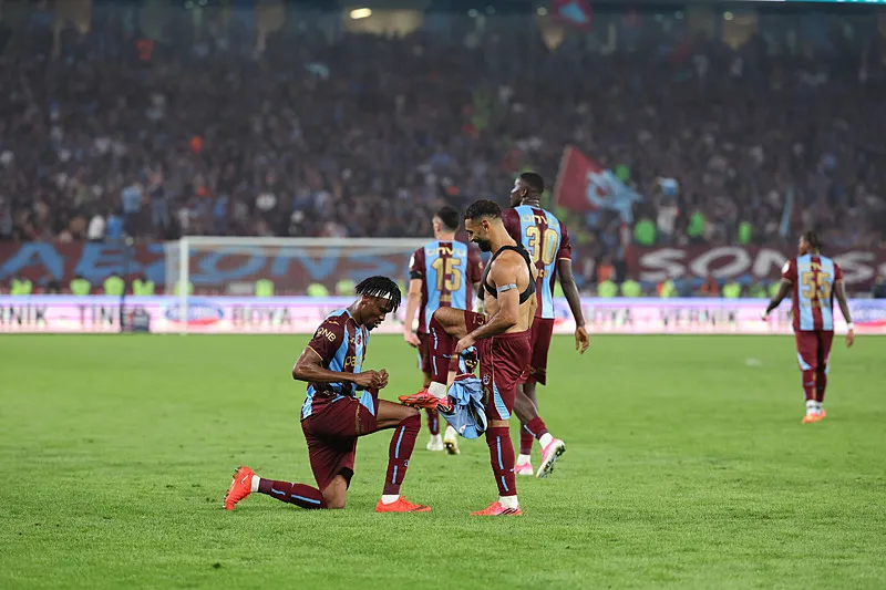 Ahmet Çakar, Trabzonspor-Galatasaray maçını yorumladı: Okan Buruk kendini bilerek attırdı!