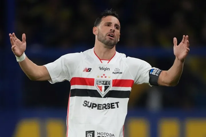 Calleri se lamenta. Perdió una chance inmejorable (AP Photo/Gustavo Garello)
