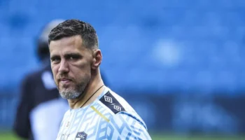 Hommage à Bryan Bergougnoux avant le match entre l&rsquo;UF Touraine et Nîmes