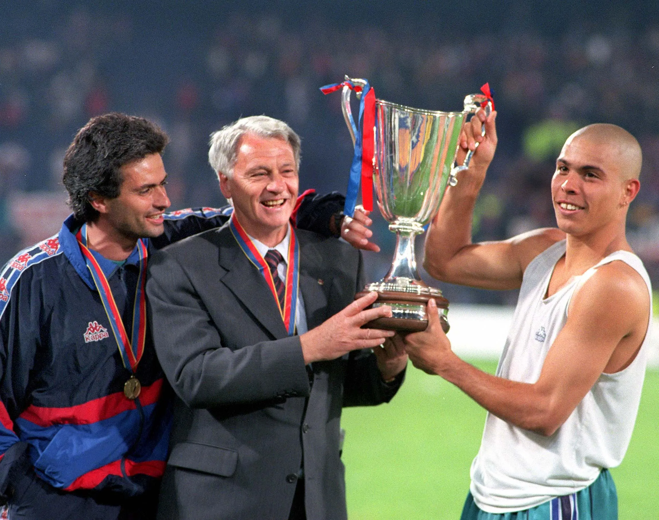 José Mourinho with Bobby Robson, Ronaldo and the Cup Winners’ Cup