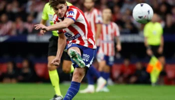 Barcelone sanctionné de 602 € pour avoir approché Julián Álvarez