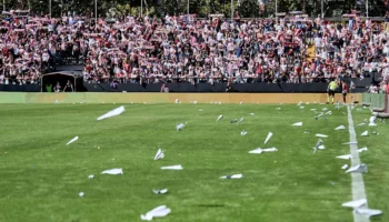 Rayo Vallecano : la crise du club révélée par une protestation spectaculaire