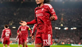Rio Ngumoha impressionne Liverpool et Van Dijk par son talent prometteur