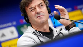 Santi Denia, entraîneur de la République tchèque, évoque Anthony Gordon