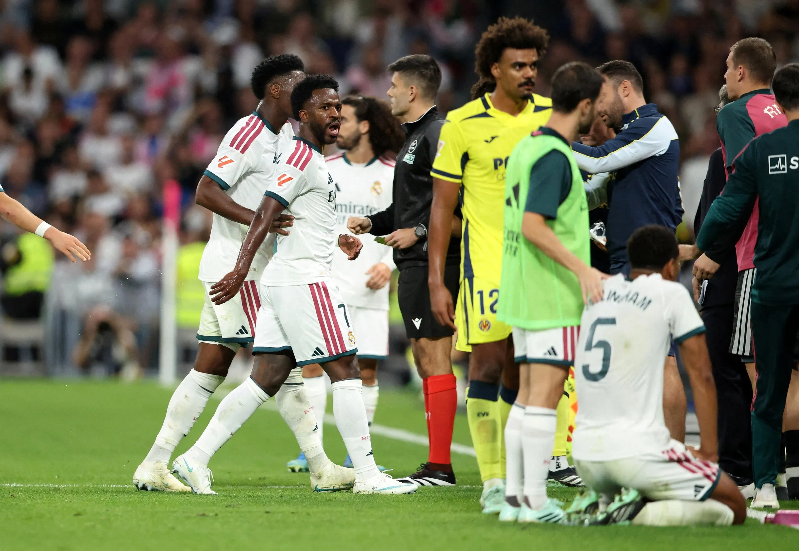 Vinícius Júnior leaves the pitch after his red card against Villarreal