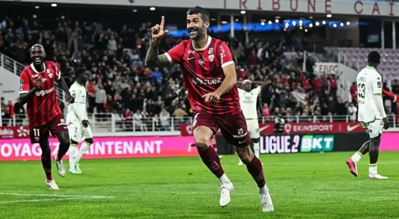 Metz subit une défaite face à Dijon qui enchaîne une troisième victoire