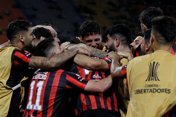Patronato en la Copa Libertadores 2023. (EFE/ Luis Eduardo Noriega A.)
