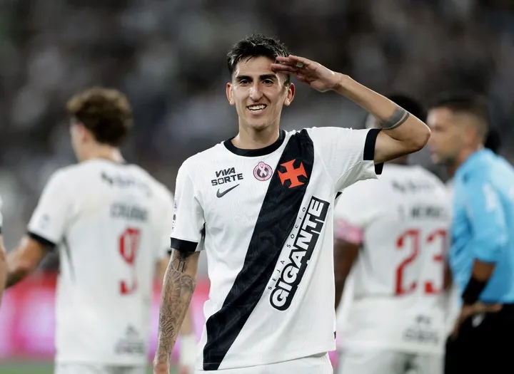 Alan Lescano con Vasco (Reuters)