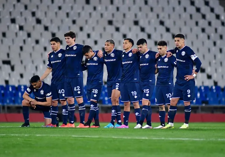 Los jugadores de Independiente Rivadavia en los penales. (REUTERS/Ramiro Gomez)