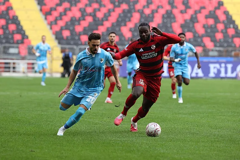 erzurumspor-fk-gaziantepte-3-puana-uzandi-1792853612986.jpeg Erzurumspor FK Gaziantep'te 3 puana uzandı!