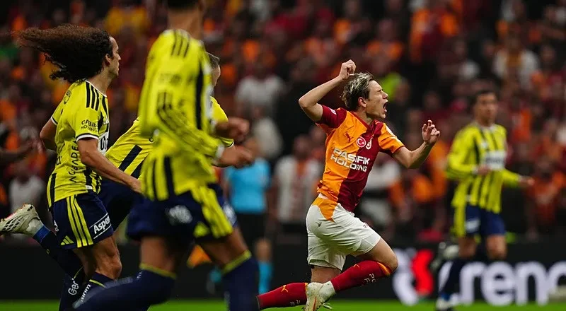 VAR intervention during disputed penalty situation for Galatasaray