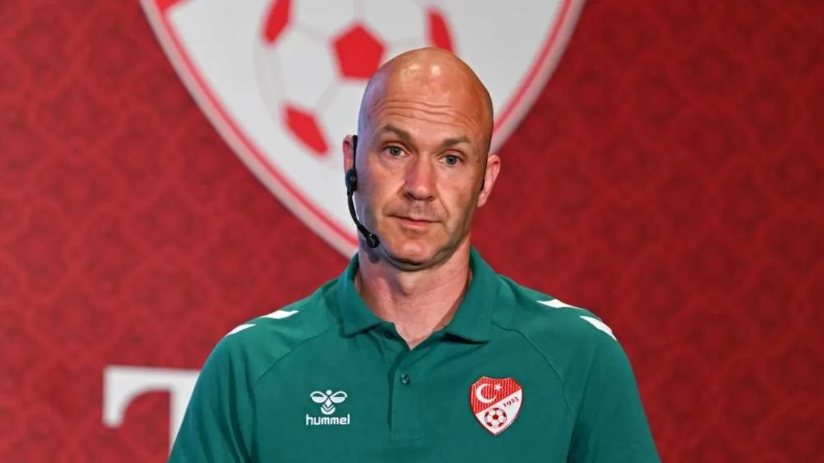MHK'den paylaşım: Anthony Taylor tartışmalı pozisyonları yorumladı!