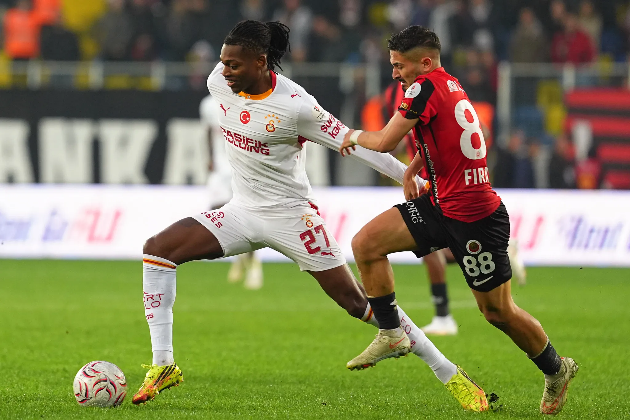 Galatasaray'da Rafael Leao Lille maçına Fenerbahçe derbisine yetişebilecek mi?